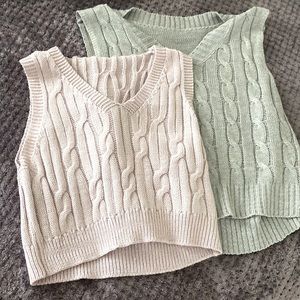 2 sweater vest 🤍